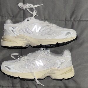 New Balance White and Cream Athletic Shoes